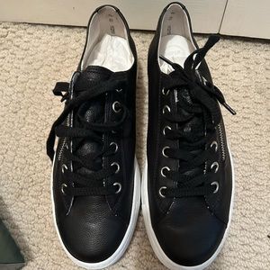 Womens Paul Green Sneaker